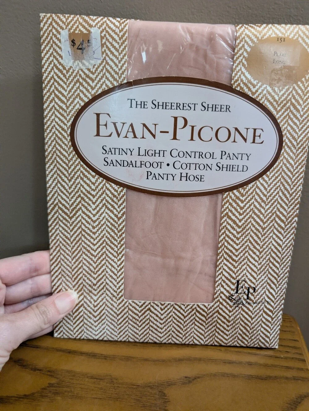 Vintage Evan Picone sheer control top pantyhose, colors:Ivory&Pearl size: Long